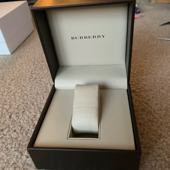 Burberry watch case - Picture 2 of 5